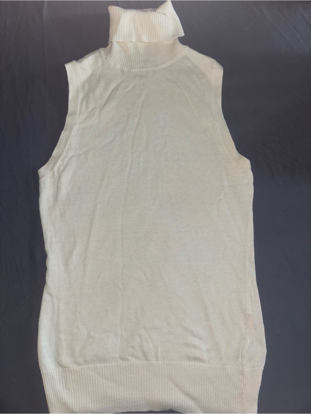 Old Navy Women’s Turtleneck Sleevless Top